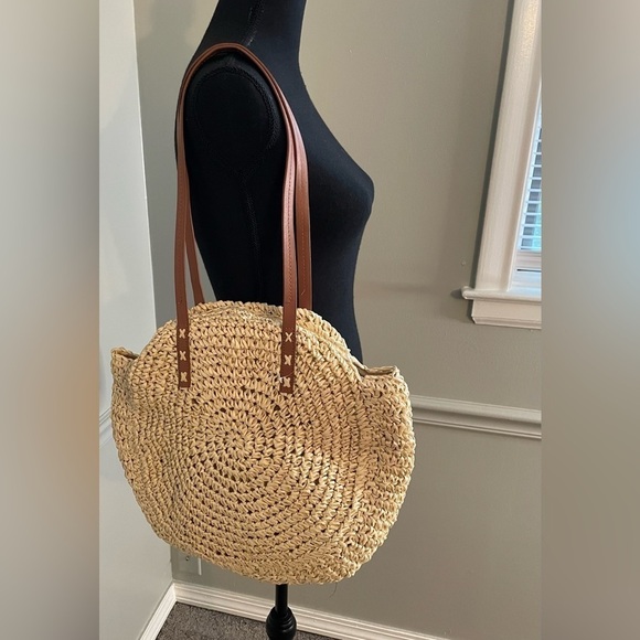 Women’s Straw Summer Shoulder Handbag - Picture 2 of 7